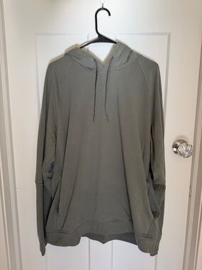 lululemon athletica Men's Olive Green Pullover Hoodie